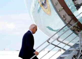 Kuuntele: Poliisit kiirehtivät turvaamaan sairaalan Bidenin terveyskauhun vuoksi news-12082024-235653