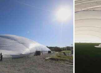 Jalkapallokentän valtava teltta puhalletaan ylös – BILDEXTRA news-15092024-121349