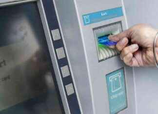 Vähemmän ihmiset nostaa käteistä news-15092024-121617