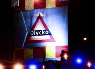 Liikenneonnettomuus: Bussi törmäsi A-traktoriin news-19102024-045658