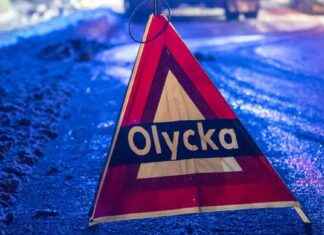 Henkilöauto ja tiehöylä törmäsivät henkilauto-ja-tiehyl-trmsivt