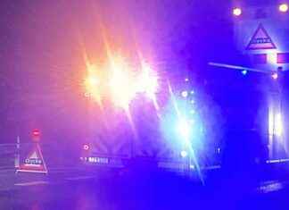 Bil körde av vägen bil-krde-av-vgen