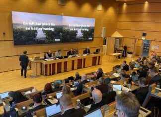 Demokratia: siltojen rakentamista, lukittuja koulun ovia ja vallanvaihto demokratia-siltojen-rakentamista-lukittuja-koulun-ovia-ja-vallanvaihto