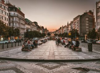 KFC Stockholm: Upptäck Hemligheterna Bakom Deras Smakfulla Meny